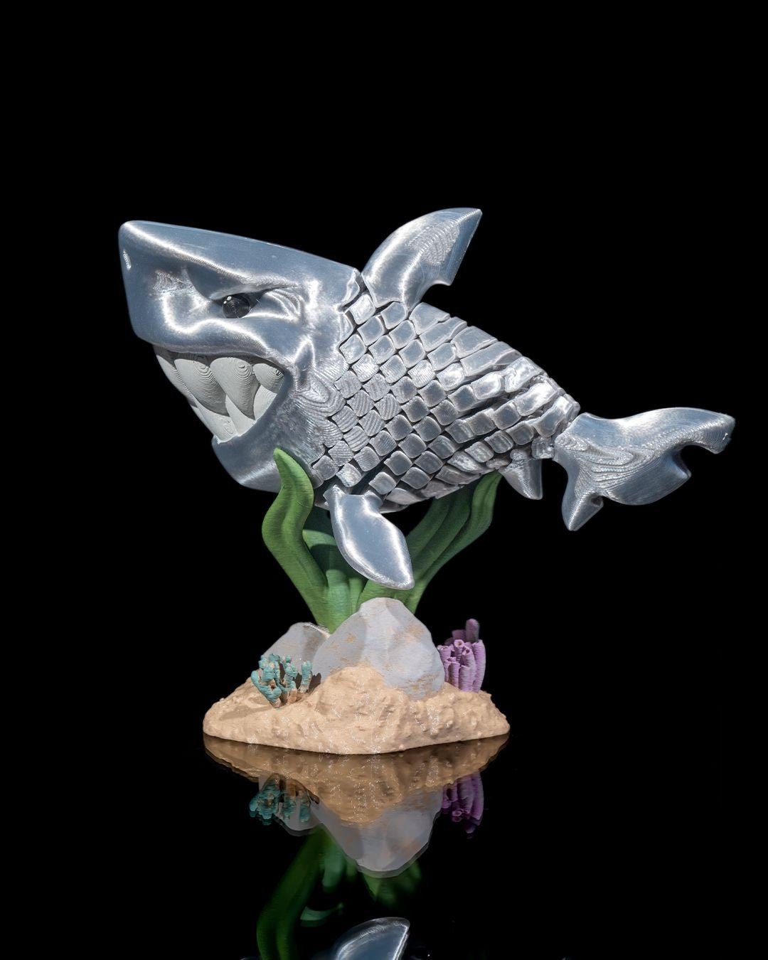 Articulated home decor gift piece
