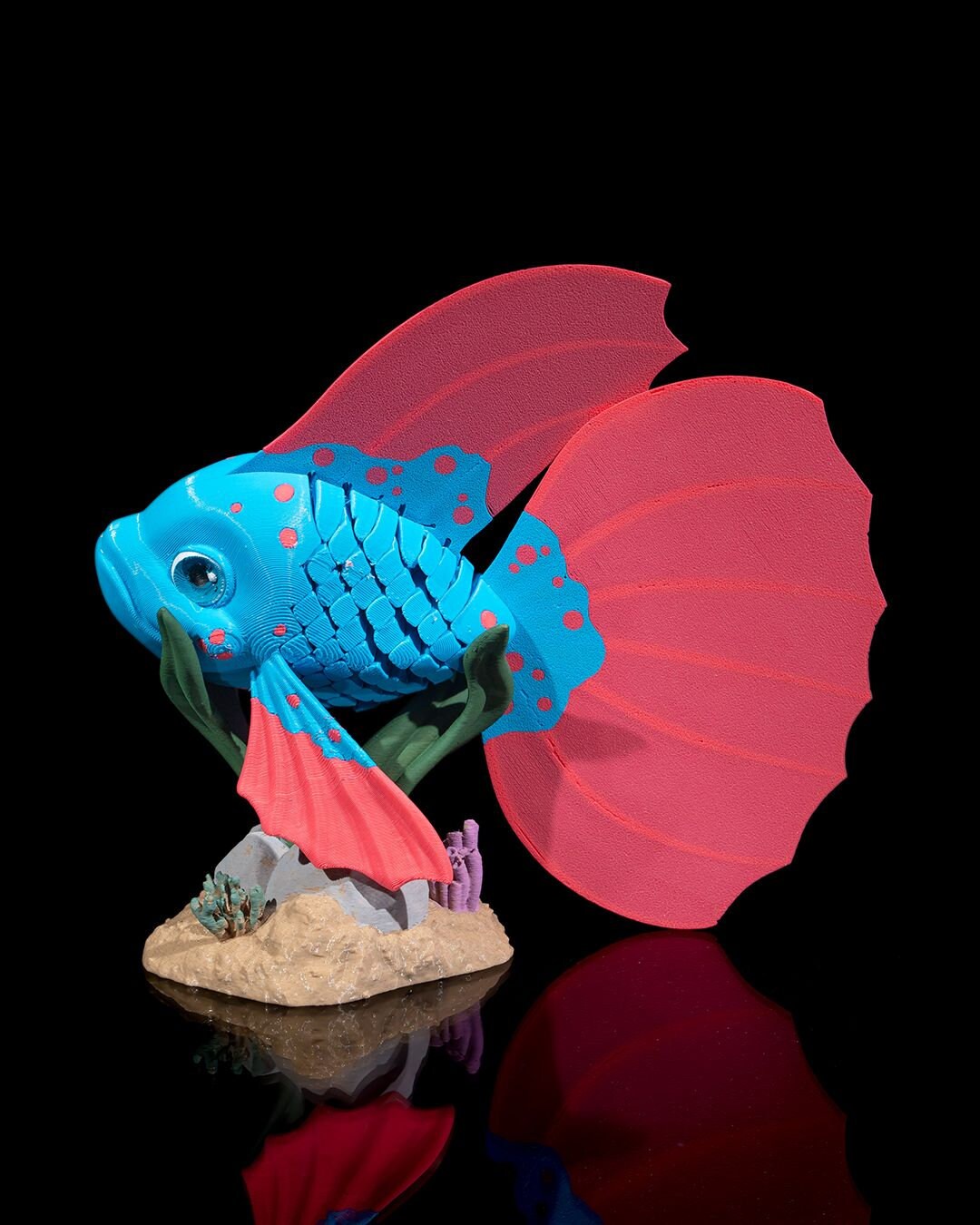 Articulated home decor gift piece