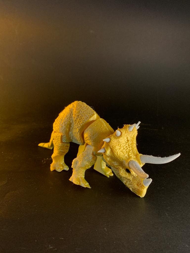 Articulated home decor gift piece