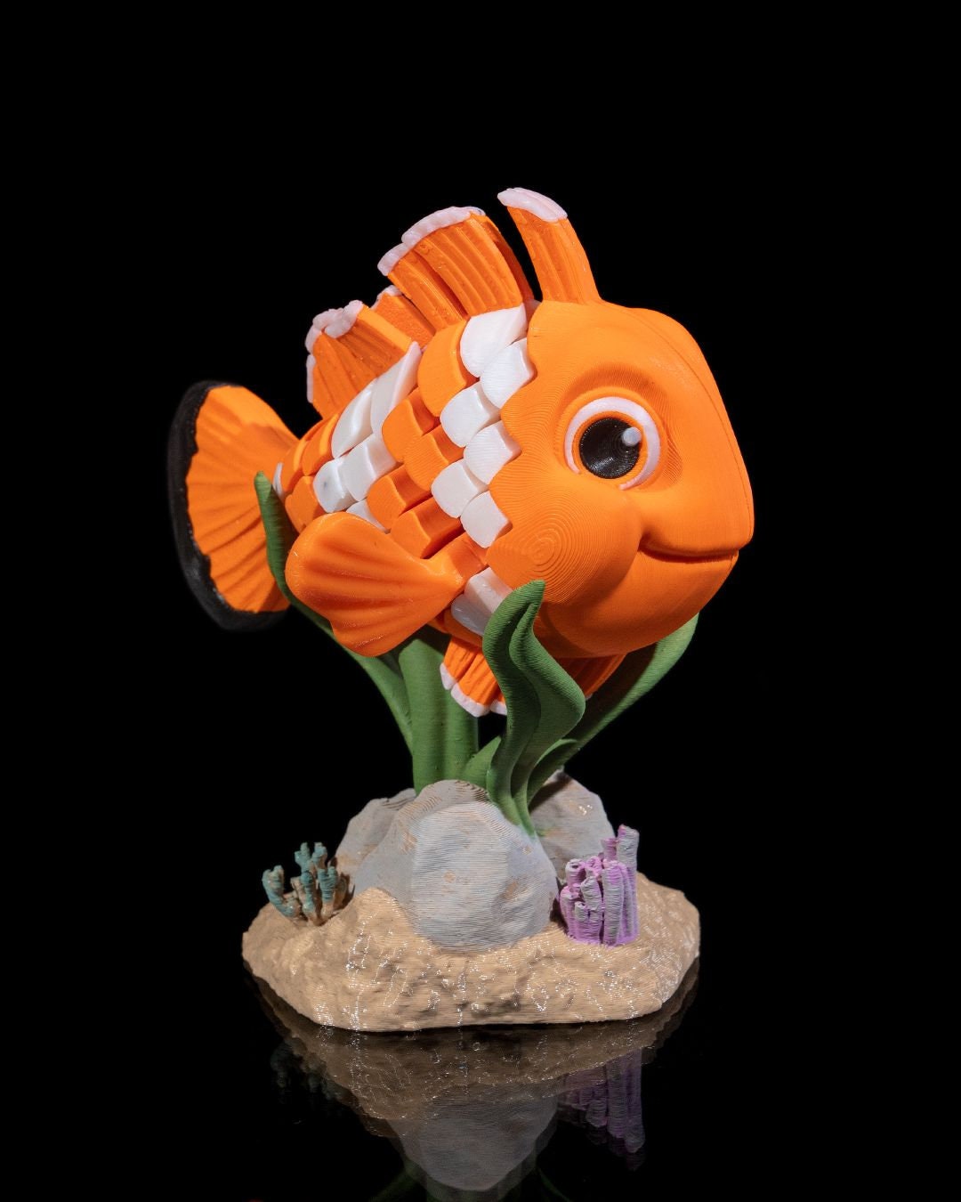 Articulated home decor gift piece